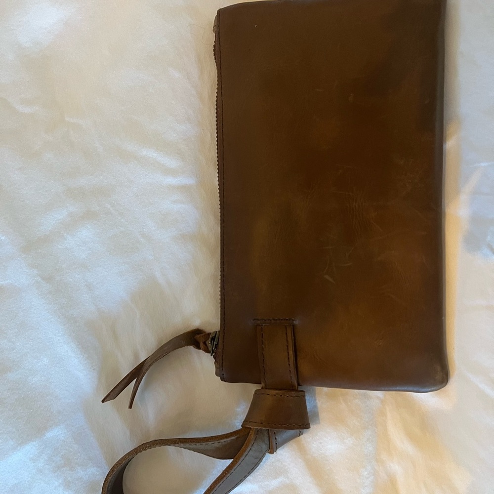 Able Leather Women's Wristlet - Whiskey
